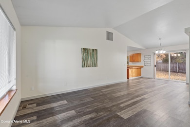 908E11thAve-3