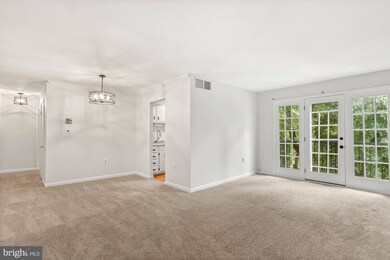9449 Fairfax Blvd unit 304, Fairfax, VA 22031 - photo 5