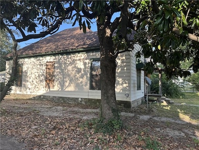 1121 W Broadway St, Webb City, MO 64870 - photo 2