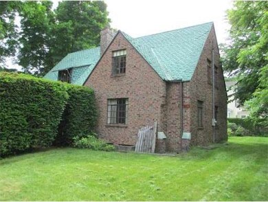 11 Lindbergh Ave, Holyoke, MA 01040 - photo 4