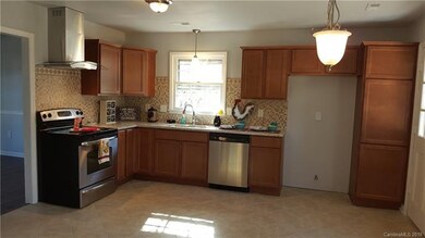 And. This. Kitchen!  Swoon!