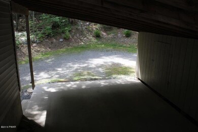 112 Mountain Springs Rd, Milford, PA 18337 - photo 5