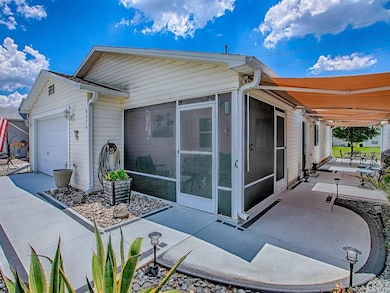 9324 SE 173rd Hyacinth St, The Villages, FL 32162 - photo 4