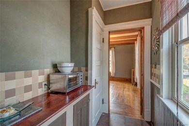 Butlers Pantry- or coffee area- or add another bat