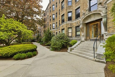122 Riverway unit 19, Boston, MA 02215 - photo 2