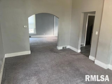 1015 Arlington Ct, Davenport, IA 52803 - photo 6