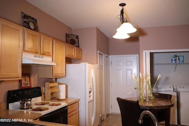 4738 Playpen Dr, Jacksonville, FL 32210 - photo 4