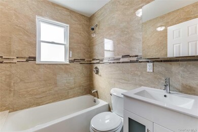 70-14 Olcott St unit A, Forest Hills, NY 11375 - photo 5