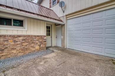 867-E-Main-St-Abingdon-VA Matt-Smith-Rea