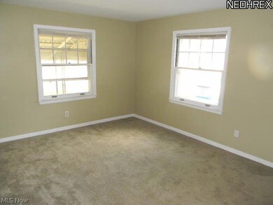 2584 E 38th St, Lorain, OH 44055 - photo 5