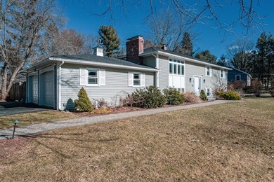2 Sweetbriar Ln, Andover, MA 01810 - photo 2