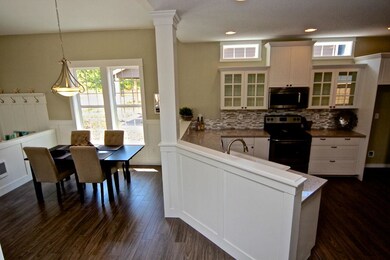 Neptune dining and kitchen
