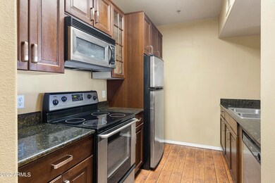 2134EBroadway2034-005