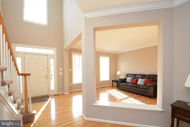 17004 Gatlin Ct, Woodbridge, VA 22191 - photo 4