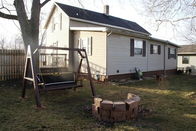 956 W Centennial St, Nappanee, IN 46550 - photo 2