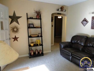 1213 SW Watson Ave, Topeka, KS 66604 - photo 5