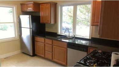 52 Russells Mills Rd, South Dartmouth, MA 02748 - photo 4