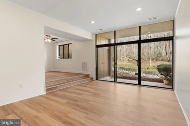 1635 Parkcrest Cir unit 100, Reston, VA 20190 - photo 6