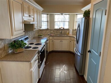 900 Willis Way, Edmond, OK 73034 - photo 3