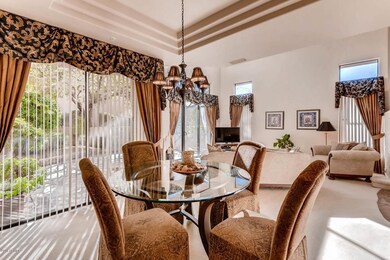 25555 N Windy Walk 53-large-011-7-Dining