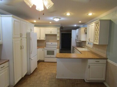 1110 S Jefferson St, Hugoton, KS 67951 - photo 6