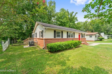 609 Dennis Rd, Jacksonville, NC 28546 - photo 5