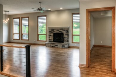 mls 17512 Collier Cir 07