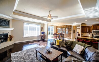 305 Stinson-13