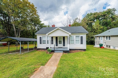 504 N Spring Ave, Newton, NC 28658 - photo 3