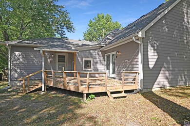 101 SW Franklin Ave, Topeka, KS 66606 - photo 2