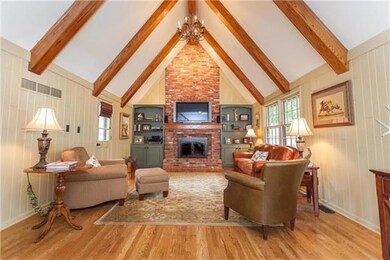 Beautiful Vaulted Ceiling