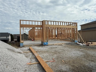 411 Woodview Dr, Raymore, MO 64083 - photo 2