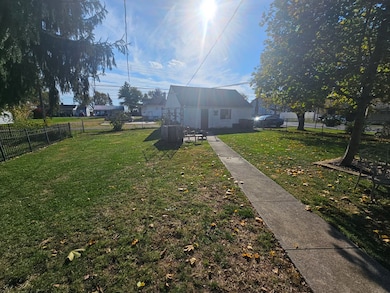 23 State St, Jeffersonville, OH 43128 - photo 6