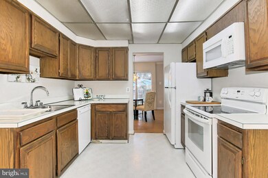 8431 Pulley Ct, Annandale, VA 22003 - photo 7