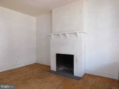 303 W 25th St, Wilmington, DE 19802 - photo 2