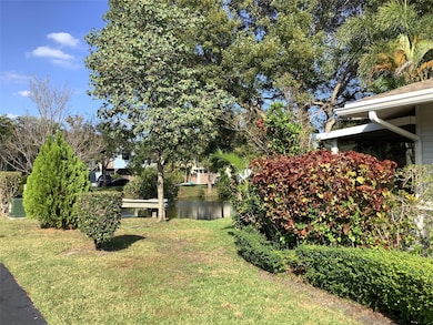 4765 S Hemingway Cir, Margate, FL 33063 - photo 3