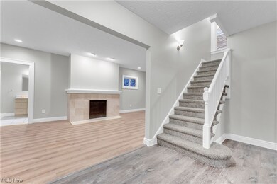 3353 Berkeley Rd, Cleveland, OH 44118 - photo 7