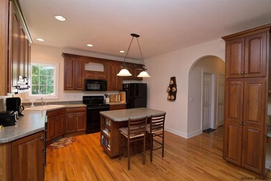 10 Huntington Ct, Saratoga Springs, NY 12866 - photo 5