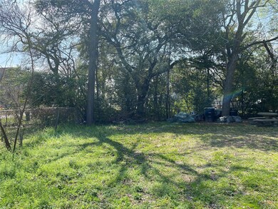 630 King St, Houston, TX 77022 - photo 4