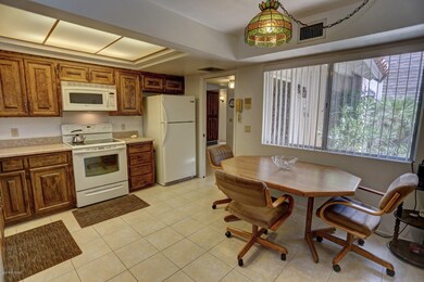 2747_kitchen3
