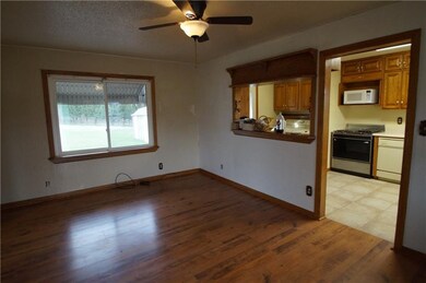 907 W 8th St N, Newton, IA 50208 - photo 4