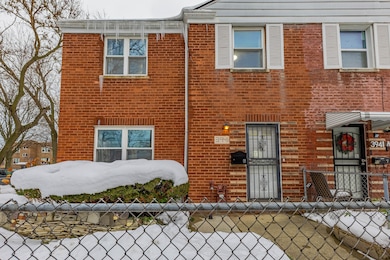 3941 W Ainslie St, Chicago, IL 60625 - photo 2