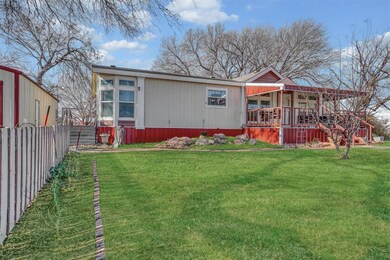 121 S Sycamore Ave, Erick, OK 73645 - photo 6