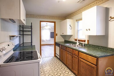 2417 SW Mission Ave, Topeka, KS 66614 - photo 5