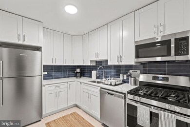 100 W Taylor Run Pkwy unit 7, Alexandria, VA 22314 - photo 2