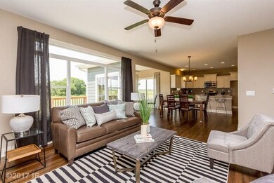 8012 NW 95th Cir, Johnston, IA 50131 - photo 4