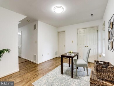 13114 Kidwell Field Rd, Herndon, VA 20171 - photo 6