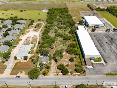 825 E Vinson Ave, Harlingen, TX 78550 - photo 4