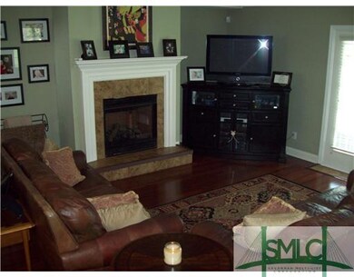 Living Room. Large living room w/ the beautiful ha