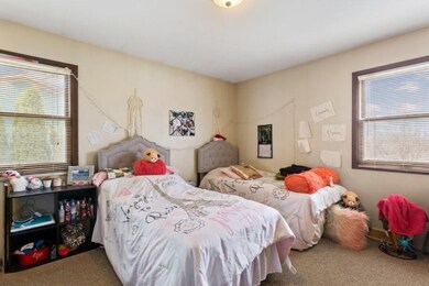 7_2SFranklin_153_2ndBedroom_LowRes